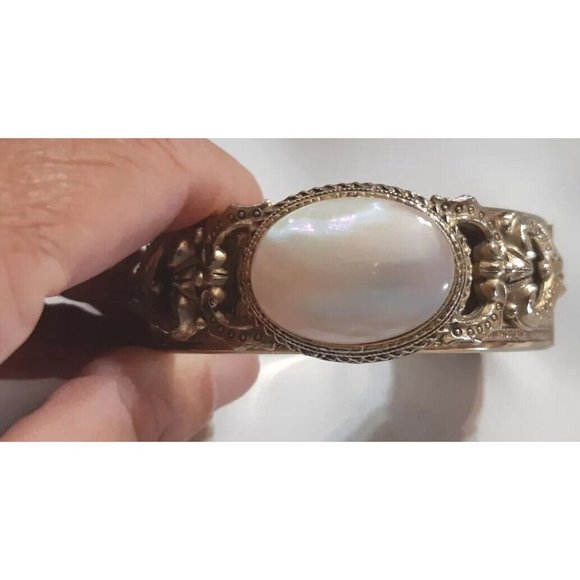 Vintage Gold Toned Hinged Bangle Bracelet Mother Of Pearl Cabachon 1950s To 60s - Picture 2 of 10